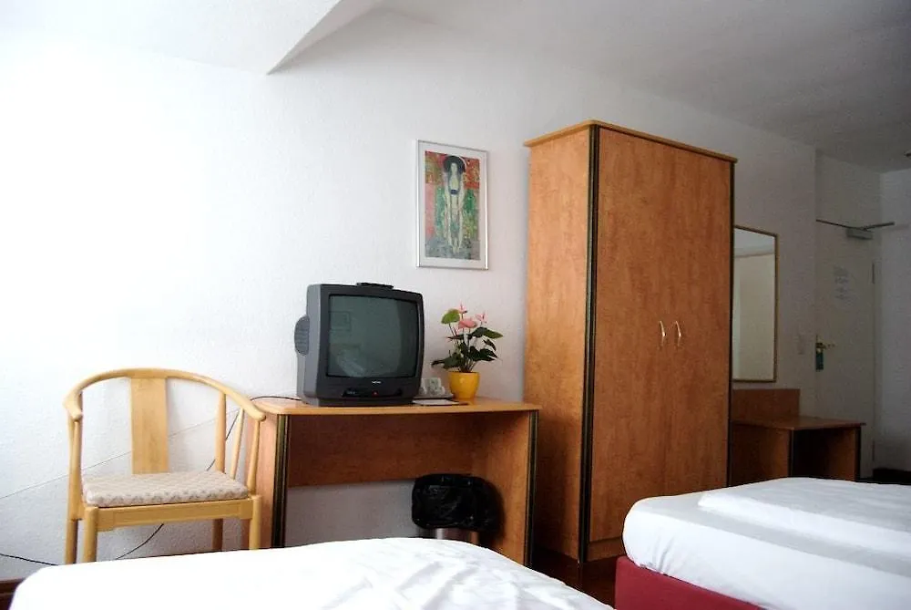 ***  Rugs Hotel Duesseldorf Niemcy