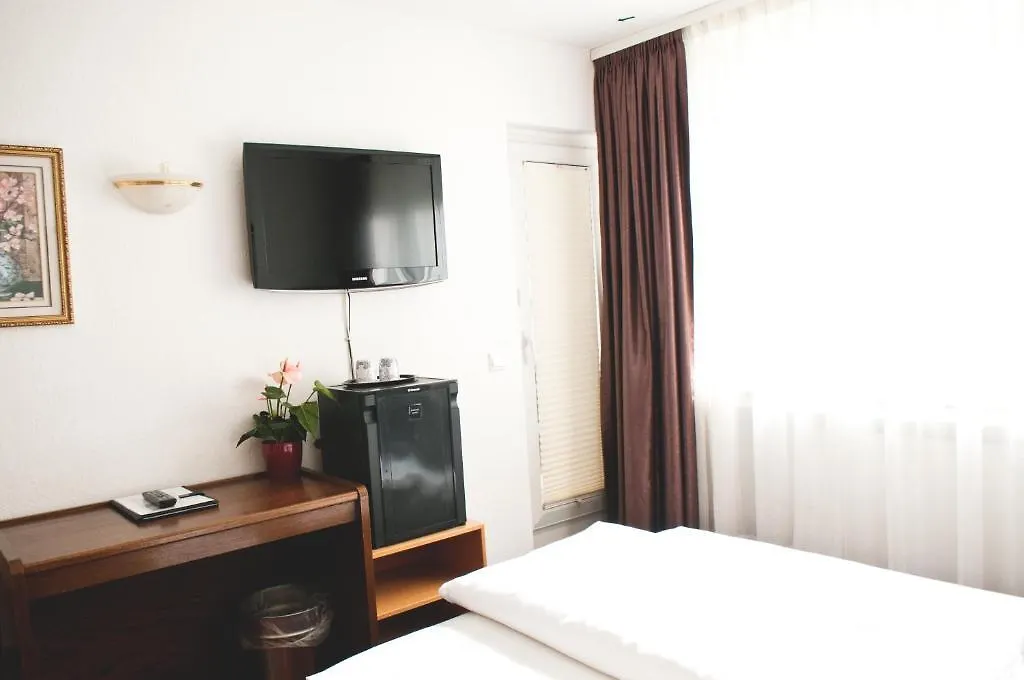 Rugs Hotel Duesseldorf 3*, Düsseldorf